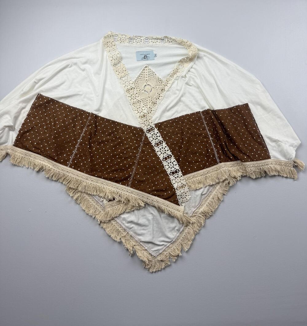 Judith March Poncho Womens M White Brown Crochet Lace Fringe Boho Kimono